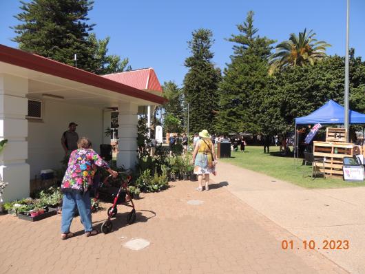 Red Cliff Market